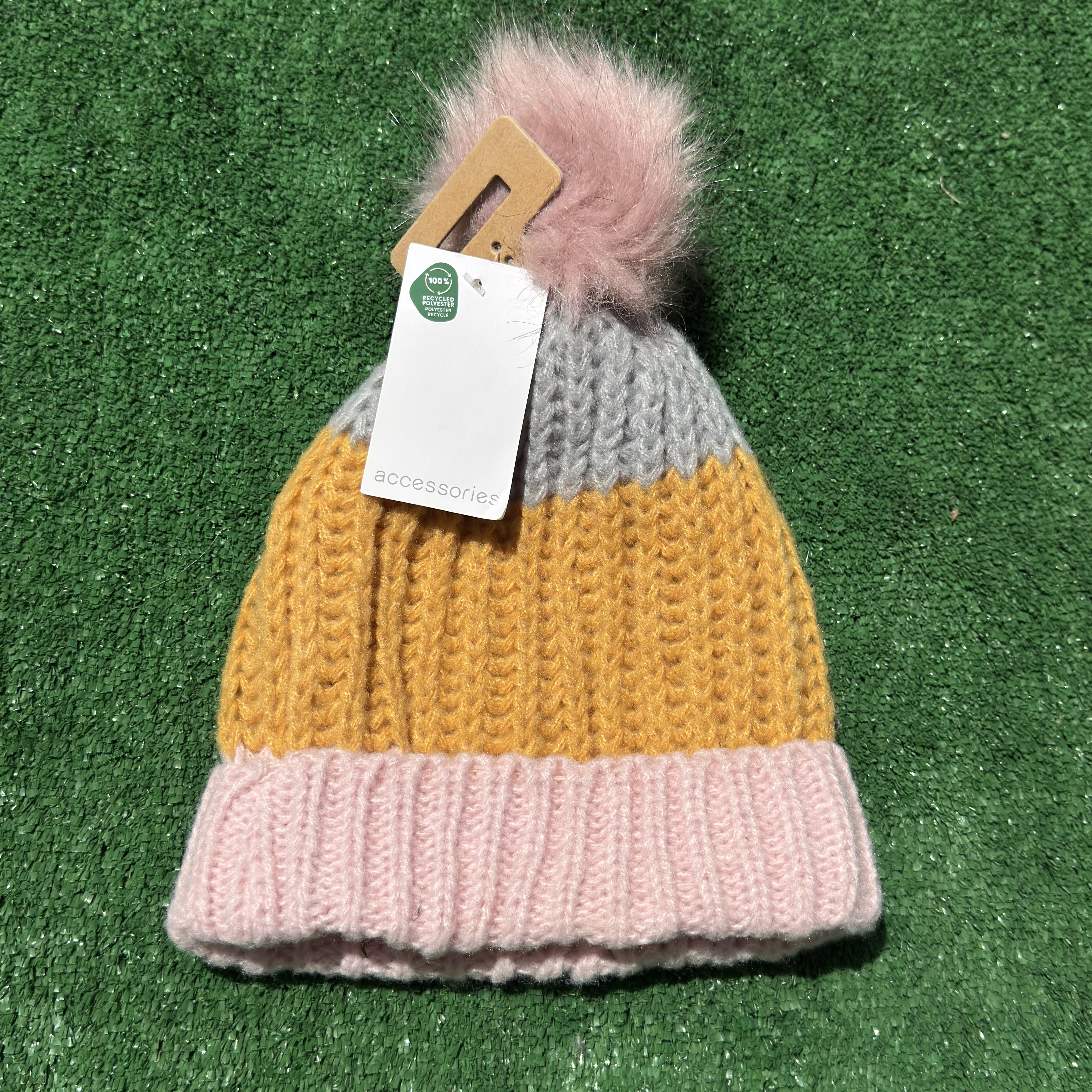 كلاه برند accessories چند رنگ مدل توپك دار